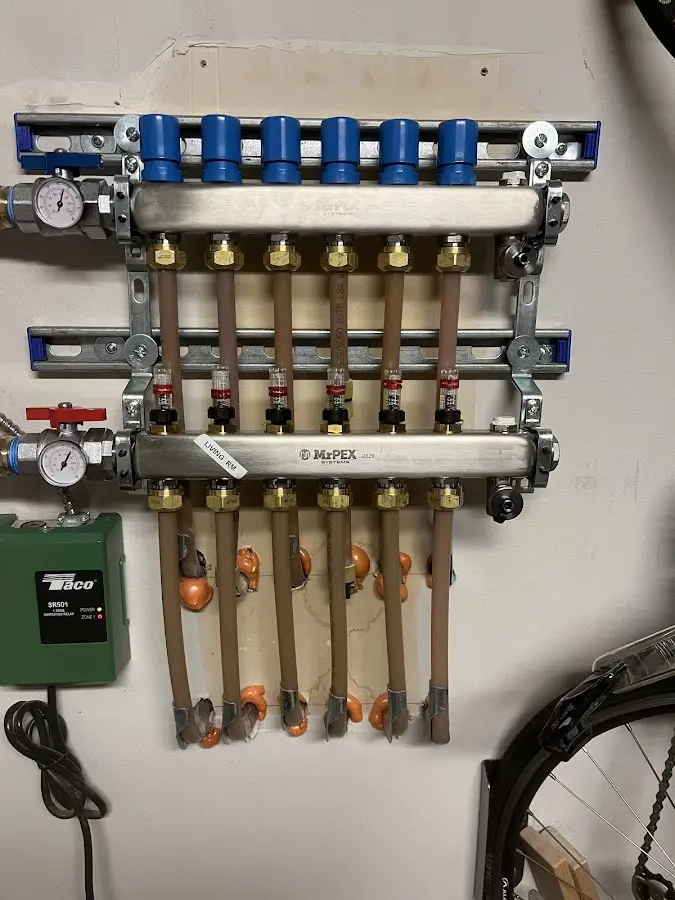 Plumber performing Leak Detection at a residential property in East Honolulu